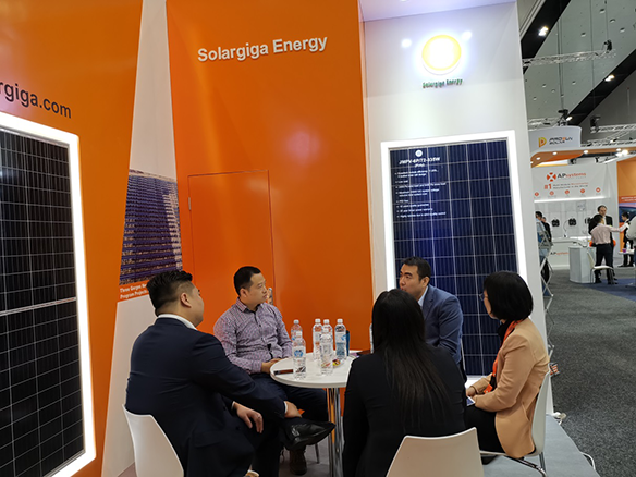 锦州阳光能源携高效组件亮相澳大利亚全能源展览会